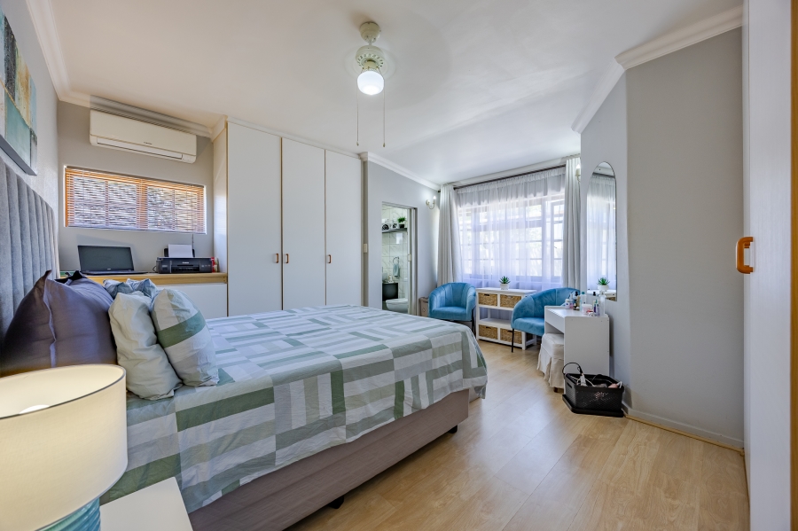 5 Bedroom Property for Sale in Bothasig Western Cape